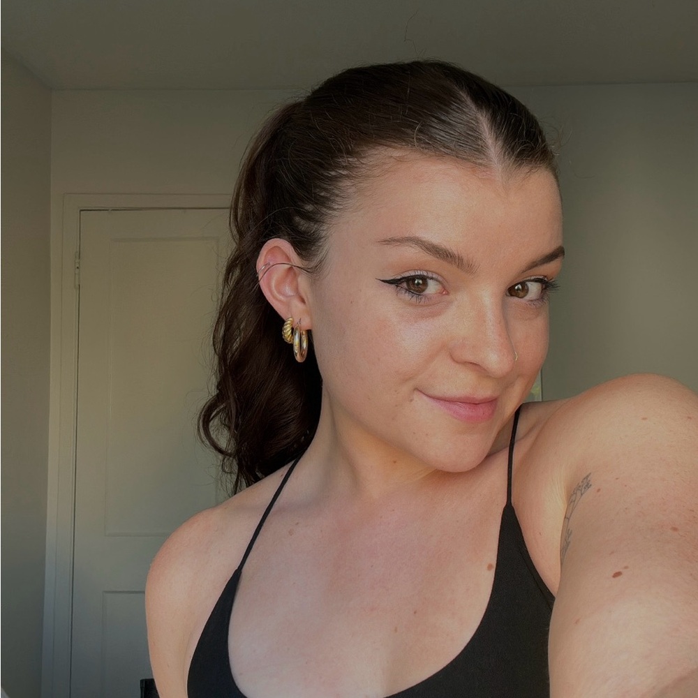 Meet your Posher, Ella